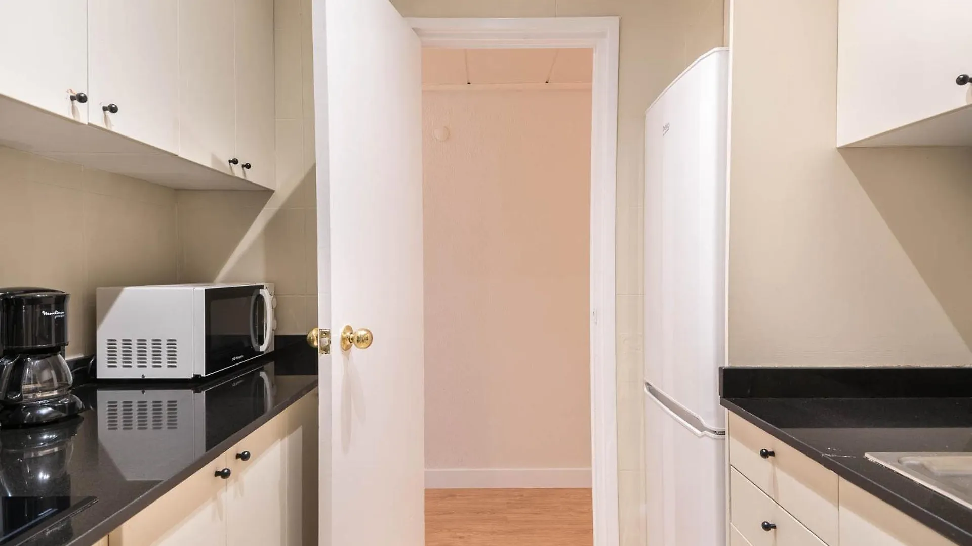Comfortable Apt For Groups Next To Sagrada Familia Βαρκελώνη Ισπανία