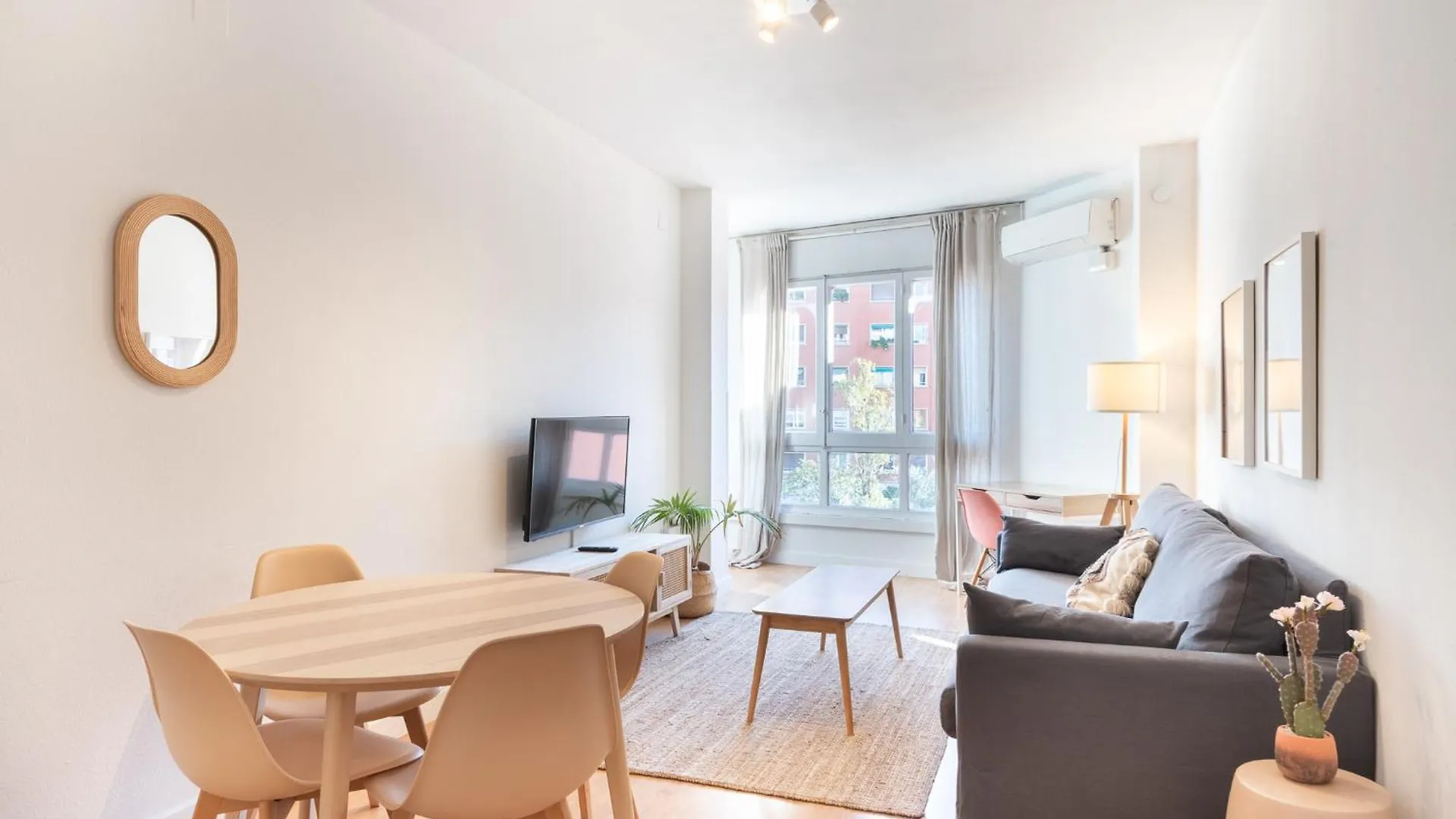 Comfortable Apt For Groups Next To Sagrada Familia Barcelona
