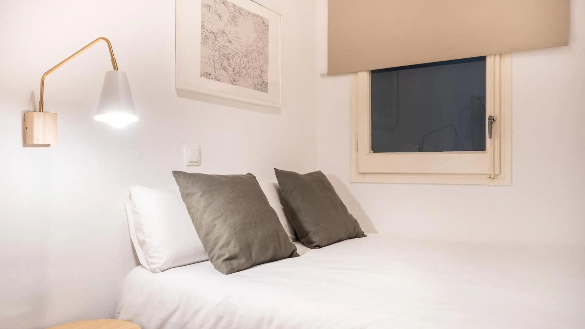 Comfortable Apt For Groups Next To Sagrada Familia Barcelona Apartment